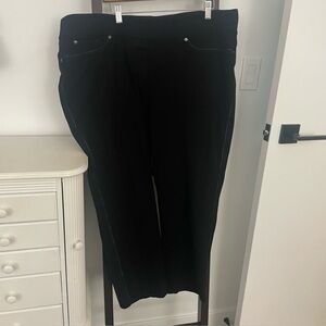 🆓🆓Free! Nygard slims pull on jeans. 3X petite length.Black with piping at side.
